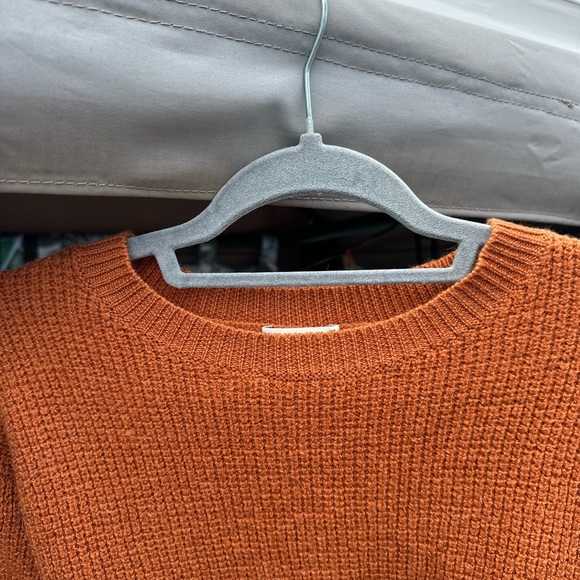 Aritzia Wilfred Crewneck Sweater - Picture 3 of 4